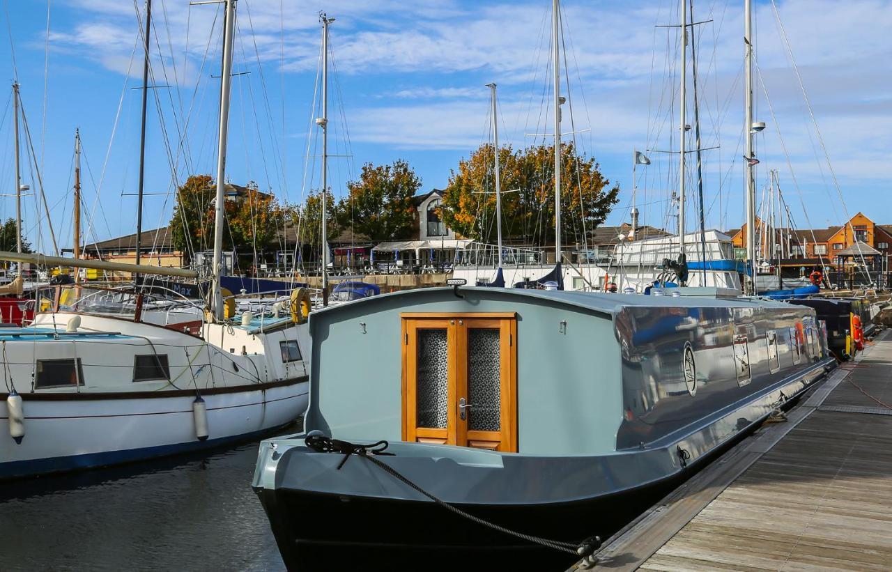 Botel The Boat