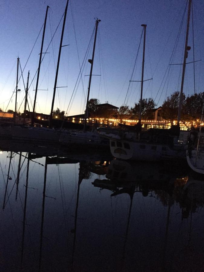 Botel The Boat