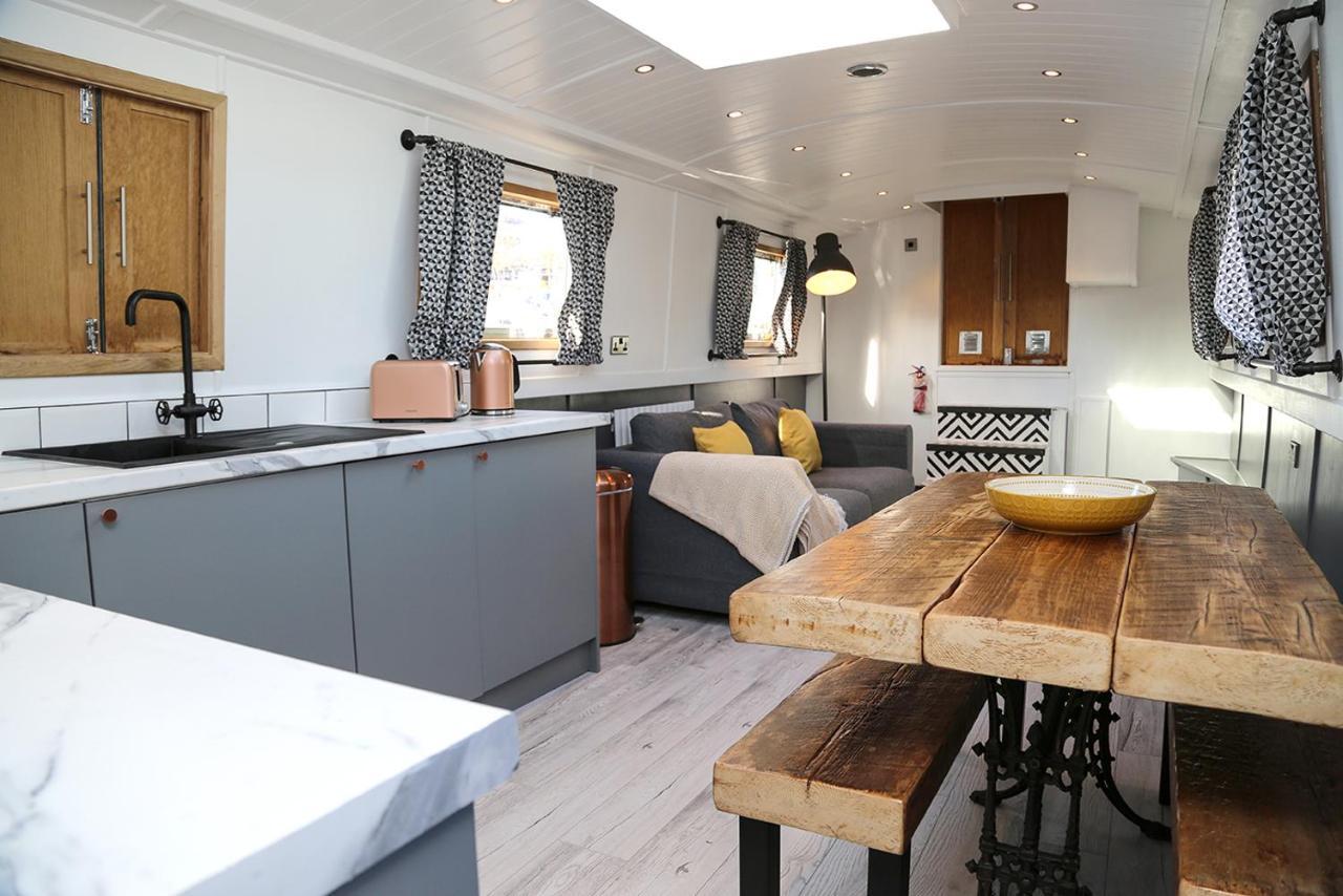 Botel The Boat 5*
