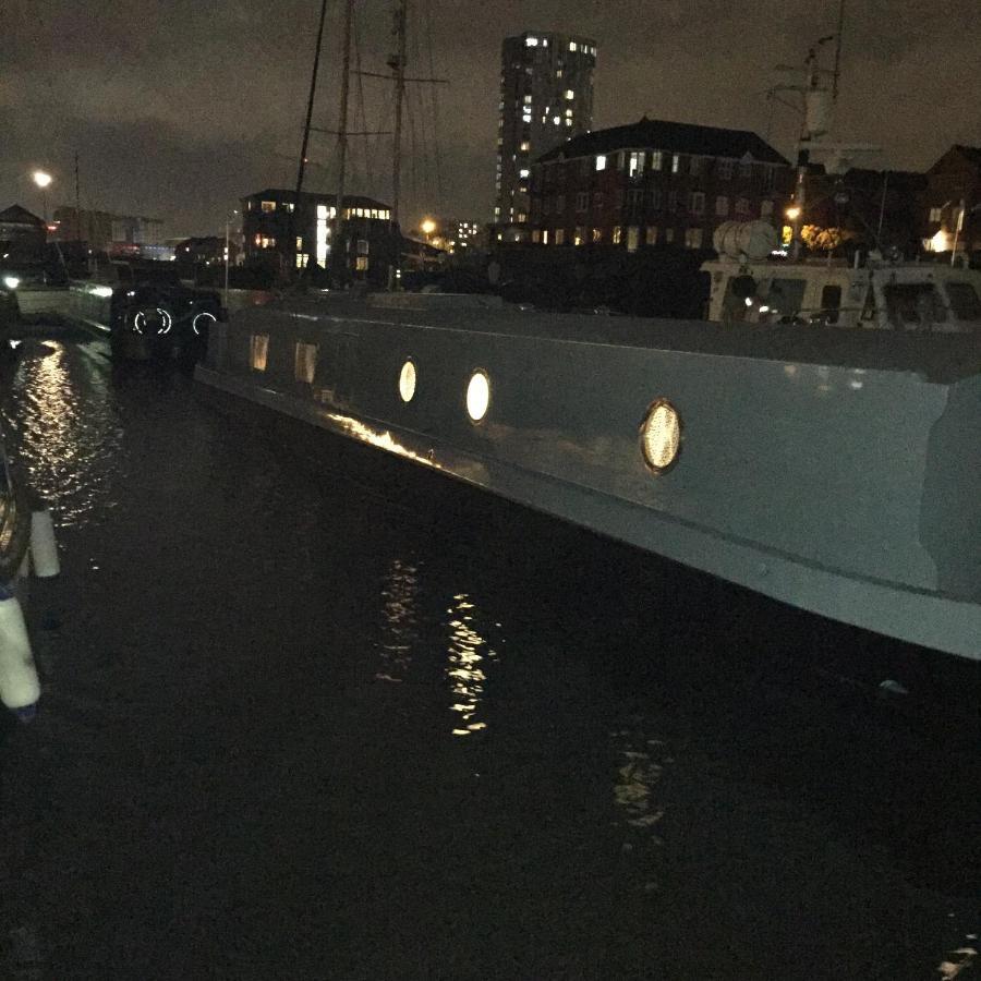Botel The Boat